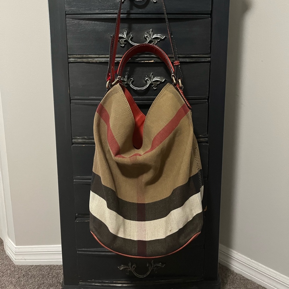 EUC  Burberry Ashby Bucket Bag. Includes dustbag.